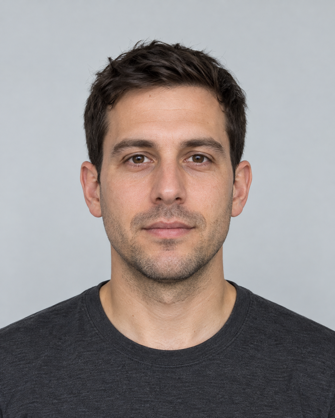 Front-facing sample portrait used for the displayed 5.5 analysis